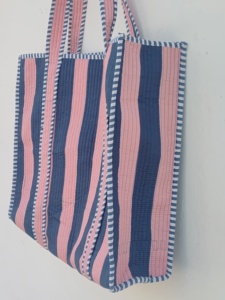 Sac fourre-tout matelassé en coton uni pour femme, grand format, imprimé bloc, avec fermeture éclair, idéal printemps-été - Product Image 2