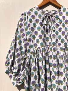 Vestido Midi Casual con Estampado Floral y Bloques de Color, Cuello Profundo con Cierre de Cordón, Silueta Holgada, Cintura Natural, Estilo Ropa de Dormir - Product Image 3