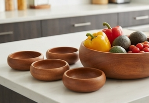 Ensemble de vaisselle en bois élégant, design minimaliste rond, écologique, durable, bols de service, cuillère, fourchette, baguettes - Product Image 3