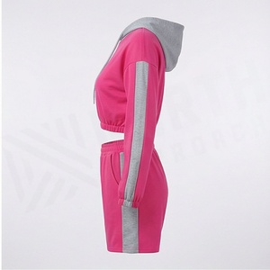 Ensemble 2 pièces pour femme : sweat à capuche rose et short avec bandes latérales, coupe décontractée, idéal printemps-été, vêtements de sport - Product Image 3