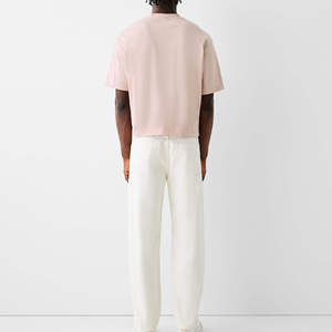 Camisa extragrande estilo urbano con material transpirable, hombros caídos y un ajuste holgado a la moda para mayor comodidad. - Product Image 2