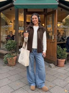 Gilet en polaire sherpa marron rouille pour femme, le plus vendu, avec poche poitrine zippée contrastante, col montant, style décontracté, OEM - Product Image 3