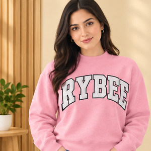 Suéter de Cuello Alto Personalizado Azul Claro para Mujer Rybee, Ropa Universitaria, Colores del Equipo Bordados, Prenda de Punto - Product Image 4