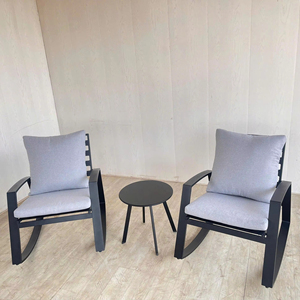 RK00167 Silla mecedora moderna para exteriores, directamente de fábrica en Vietnam, para villas, hoteles y jardines - Construcción de acero y aluminio - Product Image 1