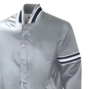 Veste universitaire en satin personnalisée pour l'hiver, dernier design, style streetwear vintage, fermeture boutonnée, vestes en satin - Product Image 4