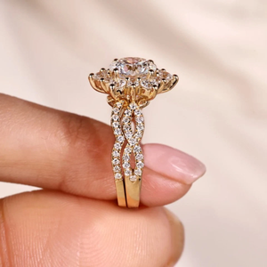 Ensemble de bagues de mariage et de fiançailles vintage florales en or 14 carats, avec diamant rond de 2 carats cultivé en laboratoire, certifié IGI, plaqué or - Product Image 2