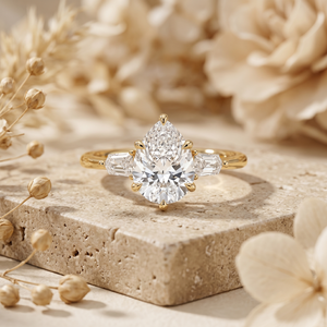 แหวนหมั้นเพชรทรงหยดน้ำ 2 กะรัต ทองคำขาว 14k ขายส่ง แหวนเพชรสามเม็ด ดีไซน์เรียบหรู รับสั่งทำเครื่องประดับ OEM ODM - Product Image 4