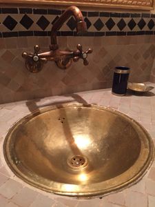 Decorative Hammered Brass Wash <b>Basin</b> <b>Round</b> Bathroom Vessel Sink Luxury Handmade Premium Vanity Fixture Durable Metal - Product Image 2