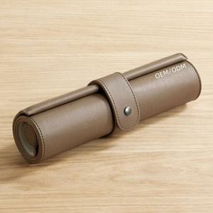 ชุดเกมหนังสุดหรูสไตล์ใหม่ พกพาสะดวก พับเก็บได้ คุณภาพดีเยี่ยม ทำจากหนัง PU เหมาะสำหรับเล่นเกมแบ็คแกมมอนทั้งในร่มและกลางแจ้ง - Product Image 5