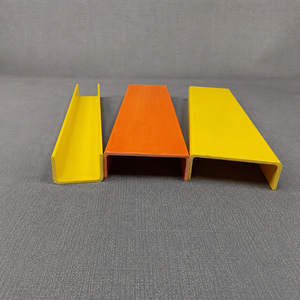 Poutre de canal pultrudée en plastique renforcé de fibre de verre de pointe pour l'usage industriel dans les plateformes d'escalade, les escaliers et les structures de construction. - Product Image 6
