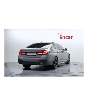 BMW Serie 5 530i M Sport 2023 con Volante a la Izquierda, Caja de Cambios Automática, 5,050 km - Product Image 2