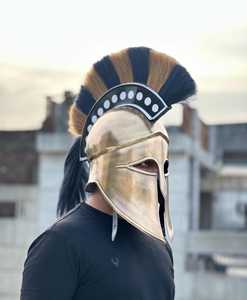 หมวกนักรบสปาร์ตันทองเหลืองพร้อมขนนก หมวกนักรบกรีกโฮปลิตแบบทำมือ สำหรับคอสเพลย์และการจัดแสดง - Product Image 3