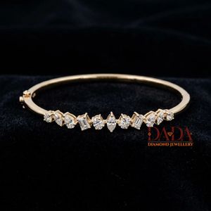 กำไลข้อมือเพชรสำหรับสตรีประดับอัญมณีทรงโค้งมรกตหลายรูปทรงพิเศษ - Product Image 1