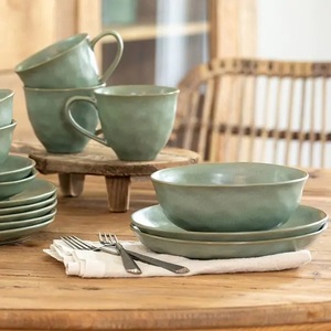 Bol à soupe en céramique émaillée turquoise vibrant, design incurvé profond, intérieur lisse, durable, sans danger pour les aliments, idéal pour des repas quotidiens élégants - Product Image 6