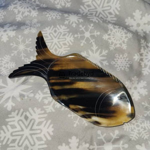 Plateau élégant et moderne en corne, décoration de table à manger mobile de luxe faite à la main par Tradebyd - Product Image 3