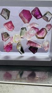 Pierres précieuses de tourmaline assorties de qualité supérieure, coupes fantaisie variées, pierres naturelles en vrac pour la création de bijoux de créateurs, collection en gros - Product Image 2