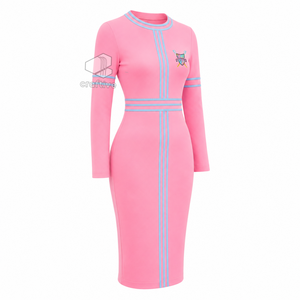Robe midi moulante rose à manches longues pour femme Gamma Phi Delta avec accents rayés bleus, col rond, grande taille, coupe ajustée, robe décontractée - Product Image 2