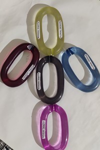 Cadenas de resina personalizables de gran tamaño y colores claros, disponibles en varios colores. - Product Image 2