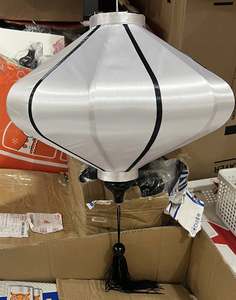 Linternas vietnamitas de seda premium para decoración de bodas con suaves tonos pastel y marcos de bambú tradicionales - Product Image 4