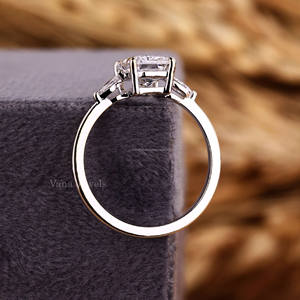 Anillo de compromiso de diamante cultivado en laboratorio de corte radiante, corte lateral de marquesa, estilo de tres piedras en oro blanco de 18 quilates de moda para regalos de aniversario - Product Image 3