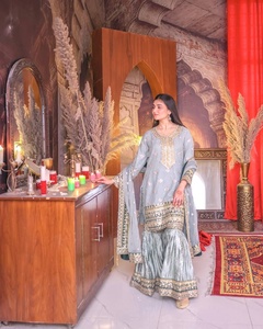 Conjunto de 3 Piezas FATEMA FASHION, Kurti Moderno de Tela Georgette, Sharara y Dupatta de Secado Rápido, Salwar Kameez para Fiestas y Bodas - Product Image 5