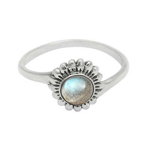 925 <b>Sterling</b> <b>Silver</b> <b>Ring</b> With Bezel <b>Set</b> Round Cut Labradorite Gemstone IGI Certified Handmade Bohemian Jewelry For Wear Daily - Product Image 1