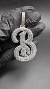 จี้เพชรโมอิสซาไนต์รูปตัวอักษร B แบบเขียนลายมือ ประดับเพชรเต็มตัว สำหรับงานปาร์ตี้ฮิปฮอป  ทำจากเงินแท้ 925  จี้และเครื่องประดับคุณภาพสูง - Product Image 6