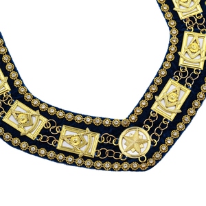 Collier de chaîne Past Master Blue Lodge avec support bleu et symboles en strass dorés, insigne à coudre en strass, style classique - Product Image 6
