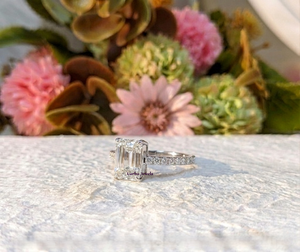 Bague de fiançailles en diamant de laboratoire taille émeraude certifiée IGI, style classique pour femme avec diamants latéraux, or blanc 14 carats, cadeau de mariage - Product Image 3