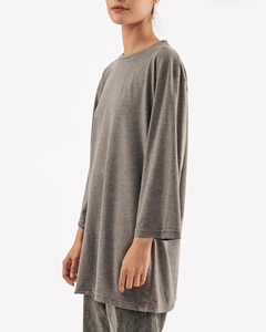 เสื้อยืดคอกลมโอเวอร์ไซส์ แขนสามส่วน สีดำล้วน ทรงหลวม ผ้าฝ้ายเจอร์ซีย์ 100% ระบายอากาศได้ดี ใส่ได้ทุกฤดู - Product Image 5