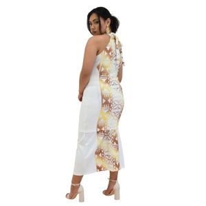 ชุดพูเลตาซีสีขาวทองสุดหรู – ชุดเดรสแบบสองชิ้นลายเอเลอแบบผูกคอ สไตล์ดั้งเดิมของชาวซามัว - Product Image 2