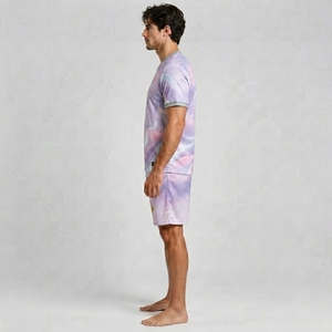 Vêtements de sport haute performance fabriqués avec un tissu polyester flexible, technologie de séchage rapide et construction confortable - Product Image 2