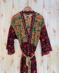 Kimono de Seda con Bordado Indio, Estilo Boho, Patrón Floral Phulkari, para Otoño e Invierno - Abrigo de Georgette al por Mayor - Product Image 6