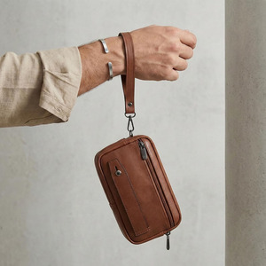 Bolso de mano hecho a mano de cuero de grano completo con múltiples compartimentos y diseño de cremallera de alta calidad para negocios a un precio razonable. - Product Image 3