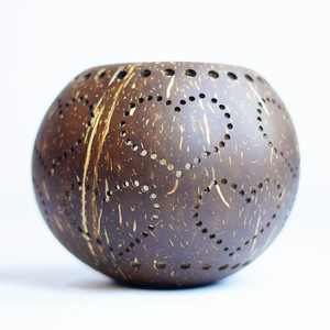 Top selling coconut <b>tealight</b> <b>holders</b> factory supply sustainable coco shell tea light candle <b>holder</b> - Product Image 4