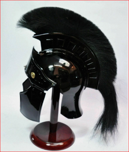 Casque romain médiéval avec plume noire, armure de casque romain - Product Image 1