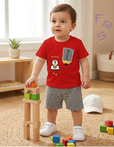 Ensemble coordonné Little Genius Playtime, parfait pour les moments sportifs - Product Image 1