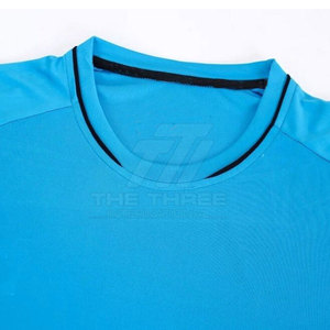 Conjunto de Camiseta y Pantalones Cortos de Fútbol Transpirables de Alta Calidad, Cintura Elástica, Ajuste Cómodo, Personalizable para Hombres Adultos - Product Image 2