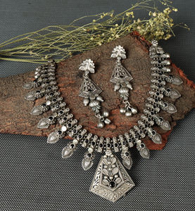 Conjunto de Collar y Pendientes con Aspecto de Plata Oxidada, con Piedra Negra y Pendientes a Juego - Product Image 2