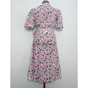 Vestidos midi casuales de punto con cuello en V estilo canguro de diseñador indio para mujer, ecológicos, lavables, con estampado floral y decoración de botones. - Product Image 6