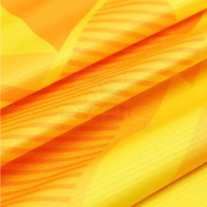Venta Directa de Fábrica: Uniforme de Fútbol Sublimado Hecho de Tela de Poliéster Transpirable con Logotipos y Números Personalizados - Product Image 6
