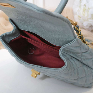 Sac fourre-tout en cuir véritable durable de forme carrée avec fermeture à rabat, sac à main de luxe pour femmes, sac à bandoulière de créateur, logo brodé personnalisé - Product Image 4