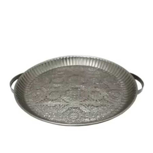 Bandeja de Servir Marroquí de Latón de Diseño Clásico con Incrustaciones de Plata y Cobre, Caligrafía Árabe Islámica y Grabado Geométrico en Metal - Product Image 4