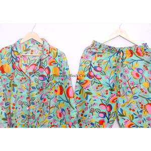 Ensemble de pyjama en coton biologique de luxe de haute qualité pour femmes, imprimé floral, vêtements de nuit longs avec logo sur le devant, cadeau idéal - Product Image 6