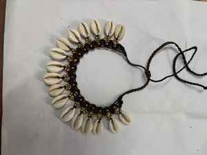 Collier artisanal vintage en coquillages cauris, cordon en coton macramé, perles en laiton, chaîne de pull réglable, bijoux bohèmes tribaux pour fête - Product Image 4