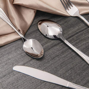 Ensemble de couverts en acier inoxydable au design classique |   Vaisselle intemporelle pour tables traditionnelles et modernes - Product Image 3