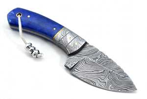 Herramienta utilitaria con mango de madera estabilizada azul vibrante y acero de Damasco fijo - Product Image 5