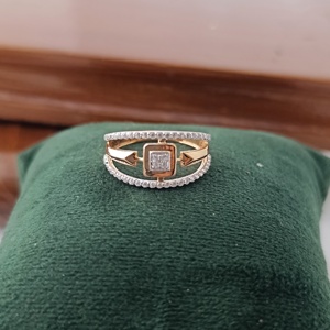 Anillo de Doble Banda con Circonita Cúbica de Corte Cuadrado en Oro de 18 Quilates Namivaa, Diseño de Flecha Geométrica para Mujer, Anillo de Lujo para Boda, Compromiso, Fiesta - Product Image 2