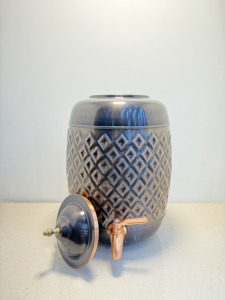 Distributeur d'eau en cuivre pur de qualité supérieure, motif diamant gaufré, 8L, forme baril, Matka, étanche, en métal, avec robinet, pour camping - Product Image 4