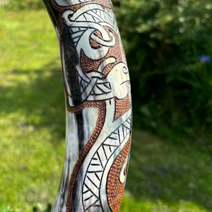 Cuerno para beber de 500 ml, tallado a mano, original, auténtico cuerno vikingo para cerveza y hidromiel, de PERFECT ENTERPRISES - Product Image 2